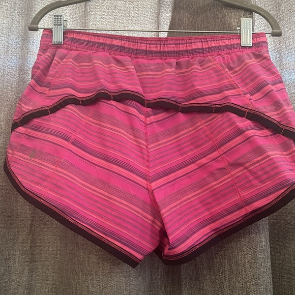 Lululemon short for women - Picture 2 of 4